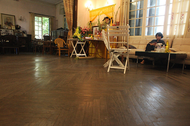 Tầng 2 là tâm điểm của căn nhà, chiếm diện tích lớn nhất, thường được dùng để tiếp đãi khách và là nơi sinh hoạt chính của cả gia đình. Tầng 3 thường cho các con cháu trong gia đình ngủ nghỉ...Ảnh: Dân Việt