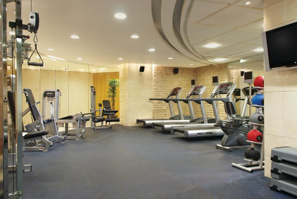 Khu vực phòng gym phục vụ các bài tập vận động cho đội tuyển Việt Nam. Ảnh: Booking