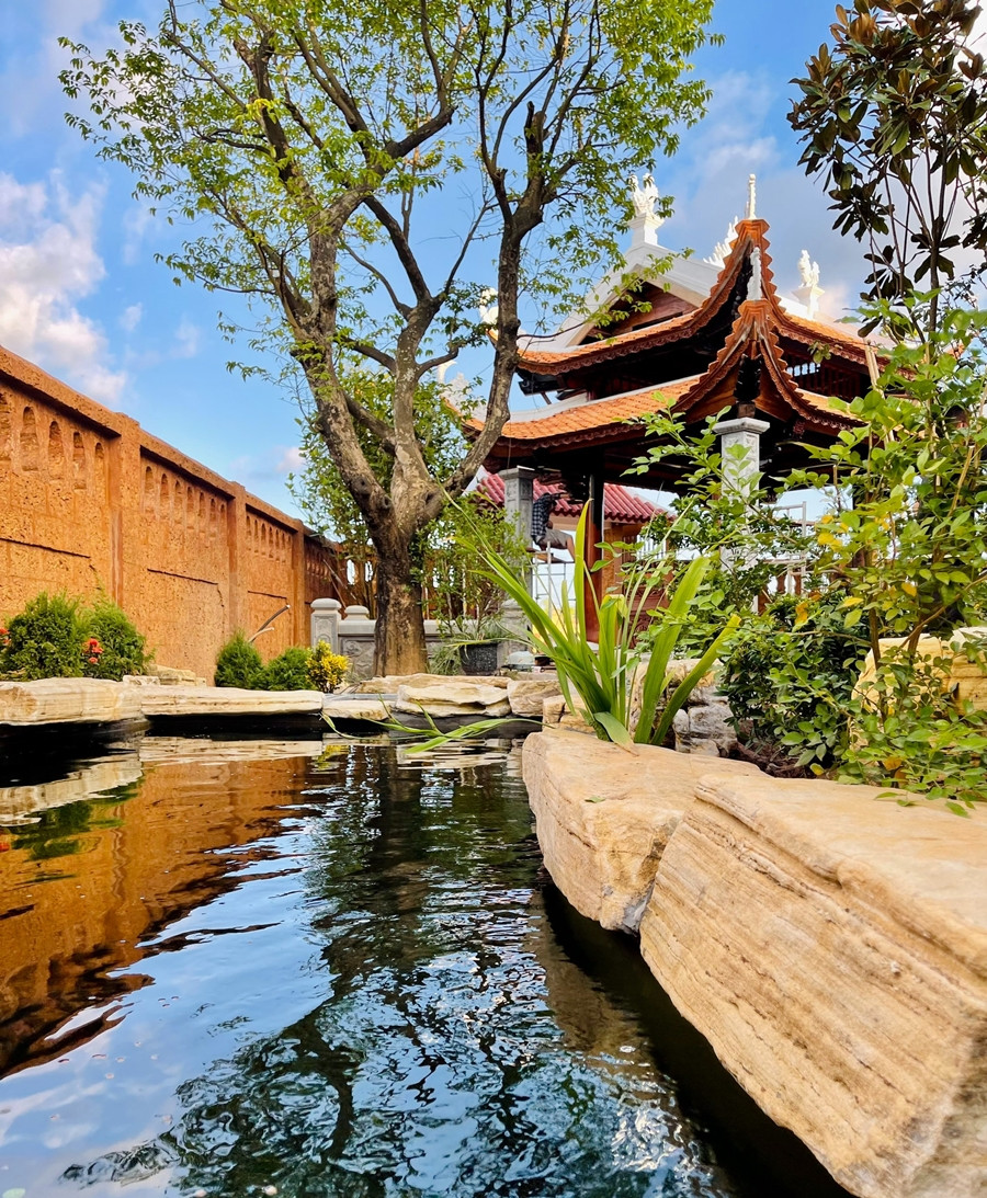 Đây là không gian nhỏ và ấm áp được vợ chồng anh xây dựng trong 3 năm. Ảnh: Vietnamnet