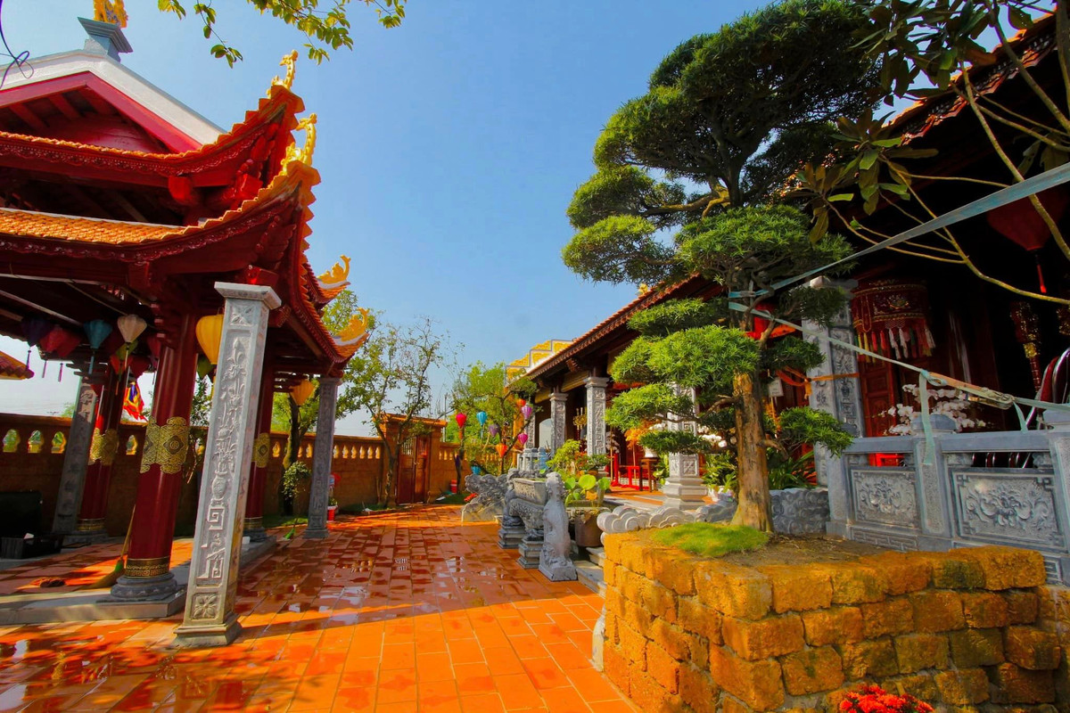 Phần gỗ được chạm khắc tỉ mỉ và phải làm trong suốt 2 năm. Ảnh: Vietnamnet