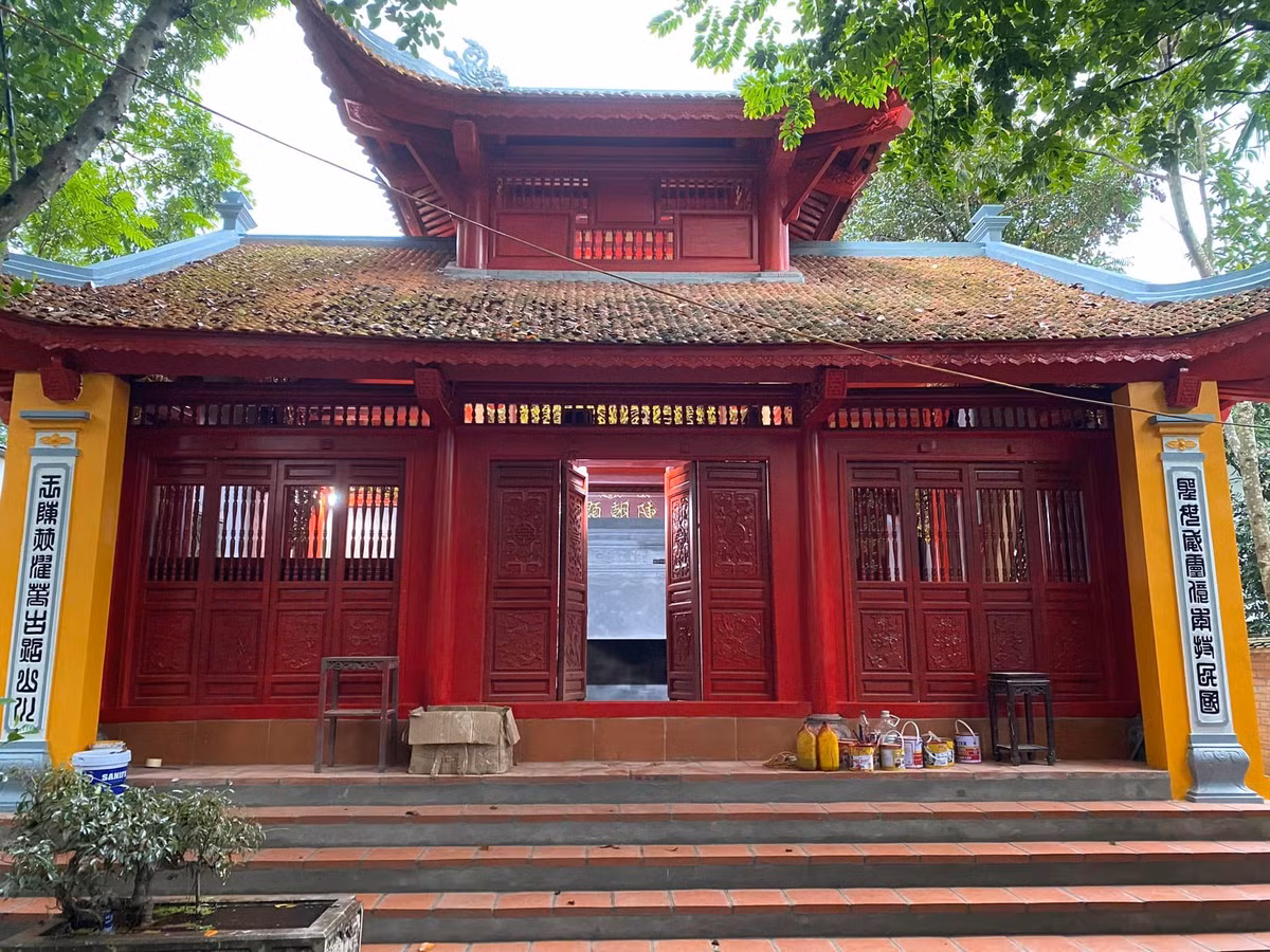 Hiện tại, danh hài Vượng Râu đang cho sửa sang lại Thiên Trường Vọng Phủ. Ảnh: FBNV