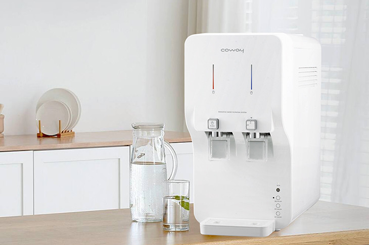 Cây nước nóng lạnh cũng là thiết bị rất tiện dụng. Nhiều gia đình bật cây nước nóng cả ngày để tiện có nước nóng sử dụng bất cứ lúc nào. Ảnh: Internet