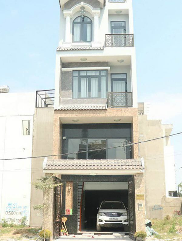 Căn nhà của Lê Dương Bảo Lâm rộng hơn 100 m2, gồm 1 tầng trệt, 2 tầng lầu và sân thượng, trị giá khoảng 7 tỷ đồng. Ảnh: Vietnamnet