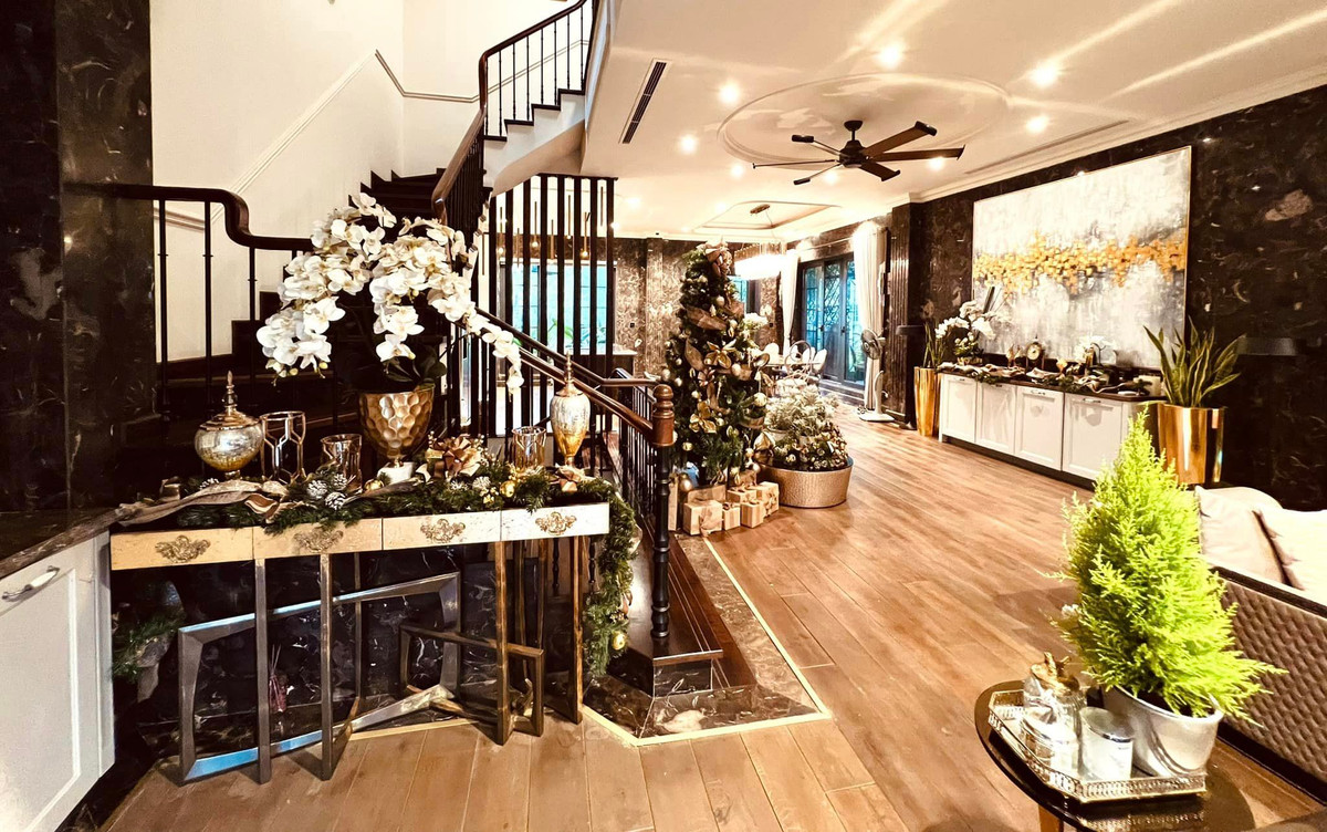 Mọi ngóc ngách trong nhà đều được người đẹp trang trí tỉ mỉ.