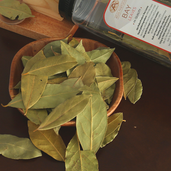 Vì thế, đốt lá nguyệt quế để hít có tác dụng giảm các triệu chứng sưng viêm liên quan tới hệ hô hấp. Ảnh: Internet