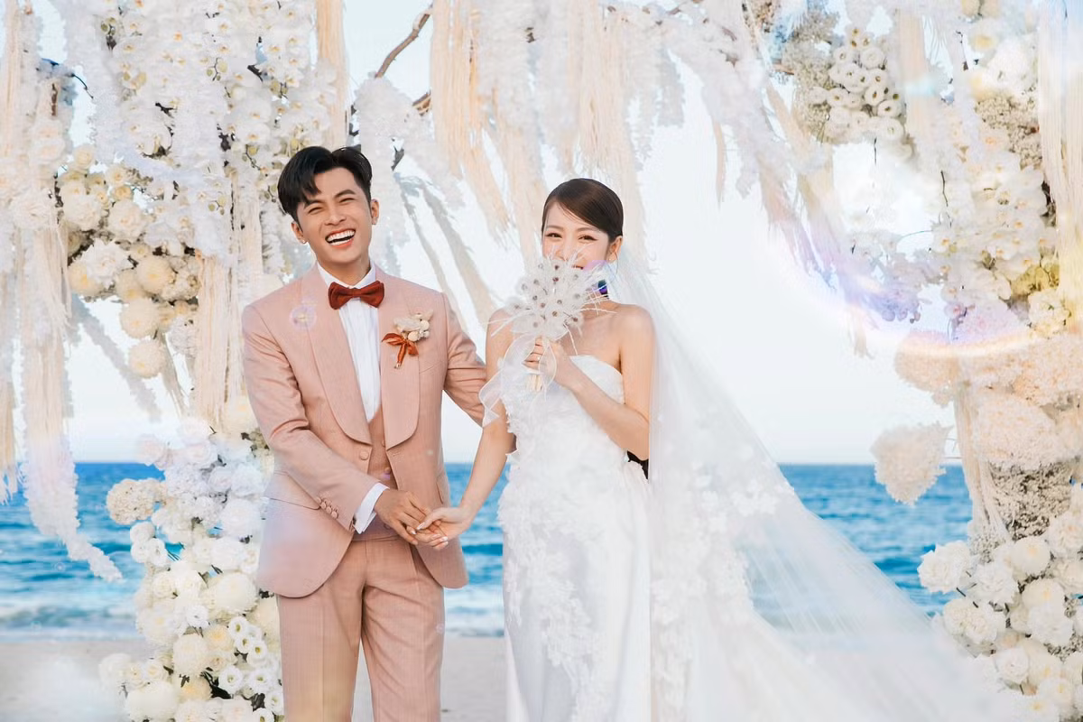 Puka và Gin Tuấn Kiệt là những nghệ sĩ trẻ của Vbiz nhưng lại có nhiều năm hoạt động trong nghề. Sự duyên dáng, hài hước của cặp đôi nhận được sự yêu mến của nhiều khán giả. Ảnh: Người lao động