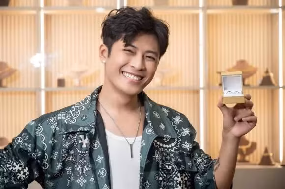 Trong khi đó, nhiều netizen "soi" được hoàn cảnh gia đình Gin Tuấn Kiệt không phải dạng vừa. Ảnh: Vietnamnet