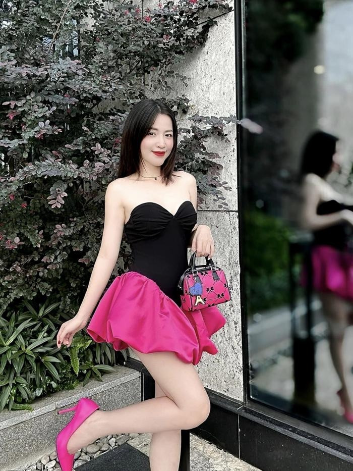 Sau này, nhờ chăm chỉ làm nghề, Puka ngày càng có cuộc sống tốt hơn. Trên trang cá nhân, cô thường chia sẻ ảnh đi ăn sang trọng, đi du lịch thư giãn và giúp đỡ tiền cho gia đình. Ảnh: Saostar