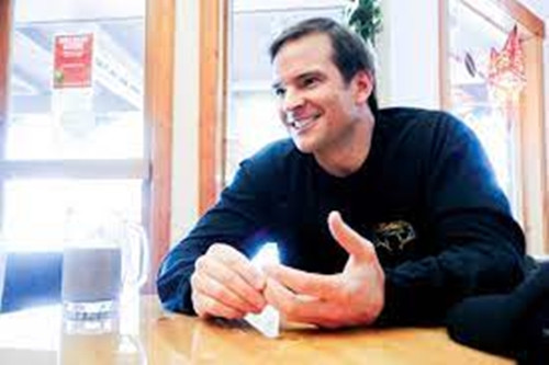 Khi kỉ nguyên công nghệ bùng nổ, các hãng công nghệ liên tiếp đạt được thành công, qua đó, đem lại tiền bạc cho cả Nash và Goguen. Ảnh: Vanity