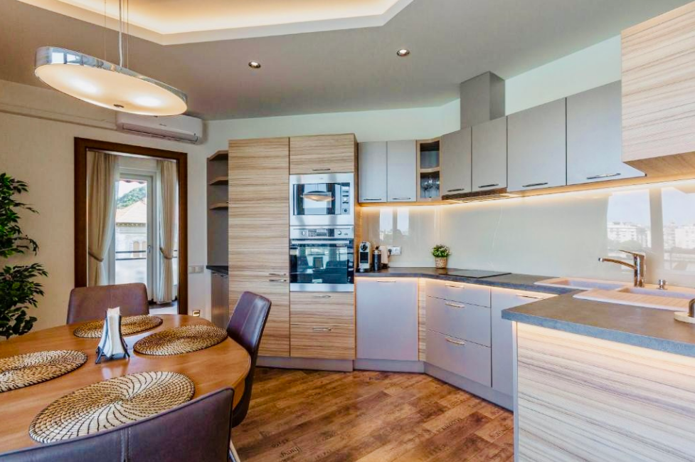 Hầu hết nội thất trong nhà đều được lựa theo gam màu sáng.