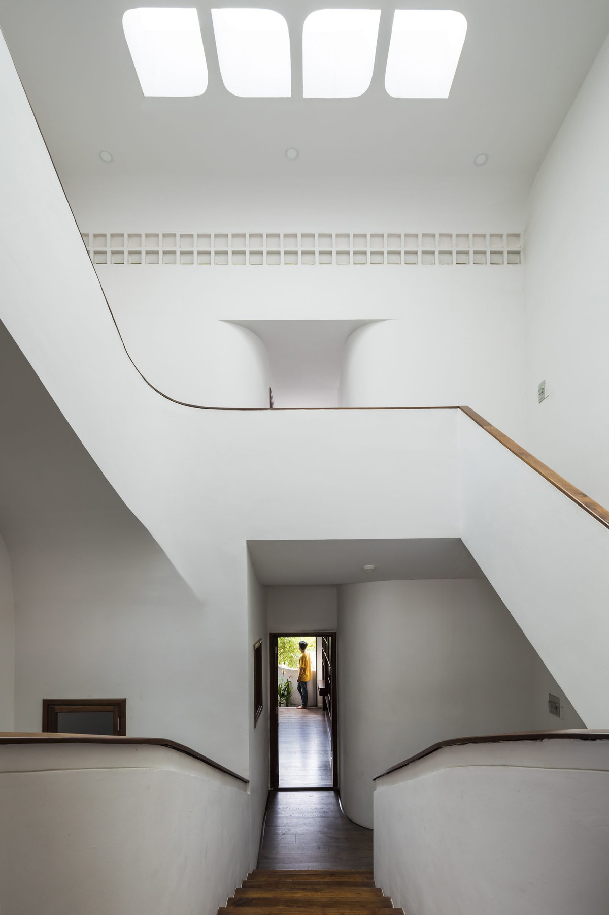 Những đường cong được sử dụng xuyên suốt trong ý tưởng thiết kế nhà.