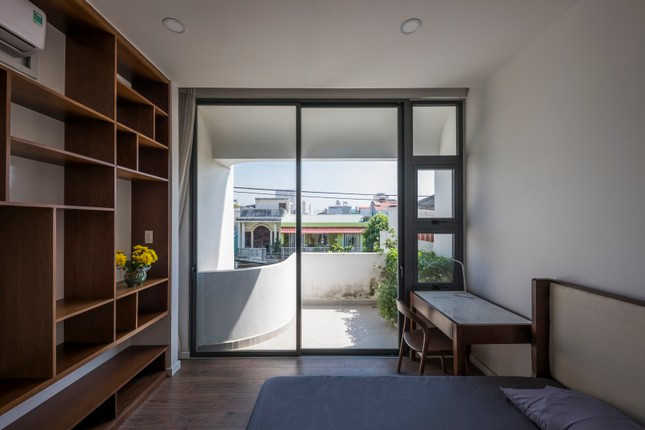 Phòng ngủ mềm mại hơn nhờ những đường cong phá cách.