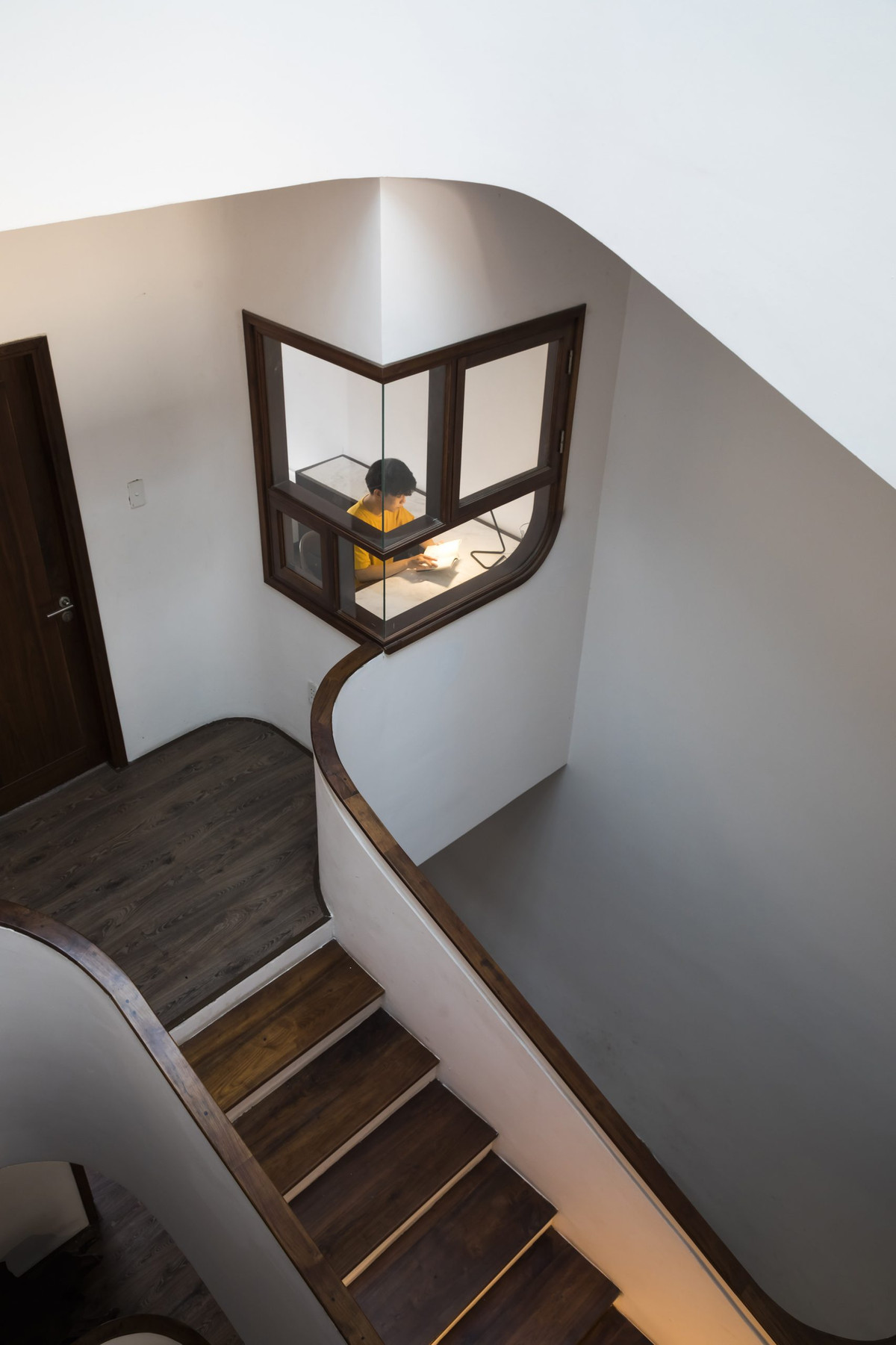 Mong muốn của gia chủ là một không gian sống hiện đại, thông thoáng, tràn ngập ánh sáng tự nhiên.