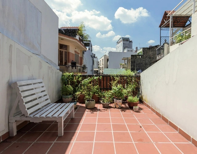 Ban công ngập tràn ánh nắng. Nguồn ảnh: Tô Nguyễn/G Architects