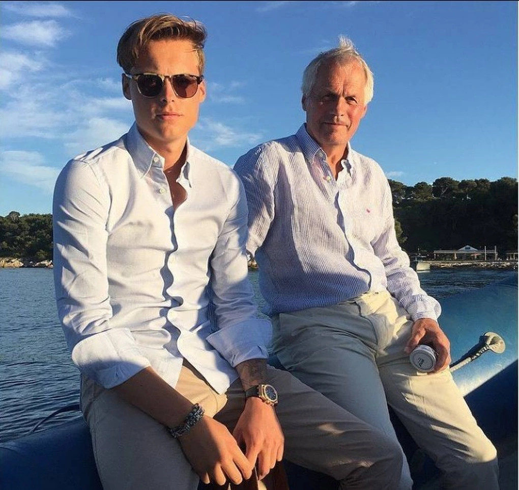 Cha mẹ của Gustav Magnar Witzøe là Gustav và Oddny Witzøe. Ông Gustav thành lập Salmar vào năm 1991 và phát triển công ty thành một trong những nhà sản xuất cá hồi nuôi lớn nhất thế giới, hoạt động ở châu Á, Mỹ, Canada và Nga. Ảnh: Luxury Launches