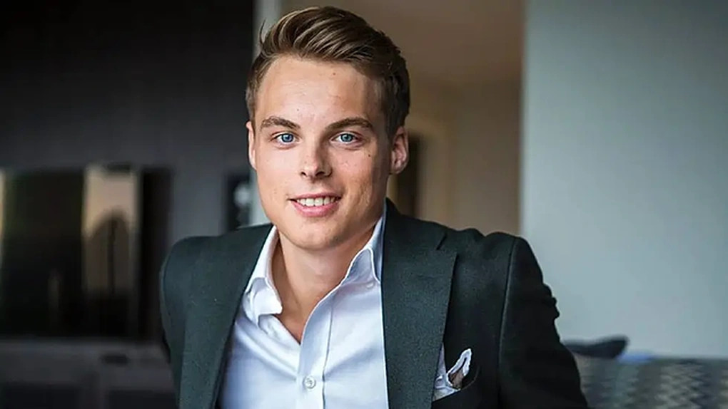 Tuy giàu có nhưng vợ chồng nhà Witzøes không chiều chuộng đứa con duy nhất của mình. Thực tế, Gustav không học đại học vì muốn tìm hiểu về nghề buôn bán của gia đình. Ảnh: Getty