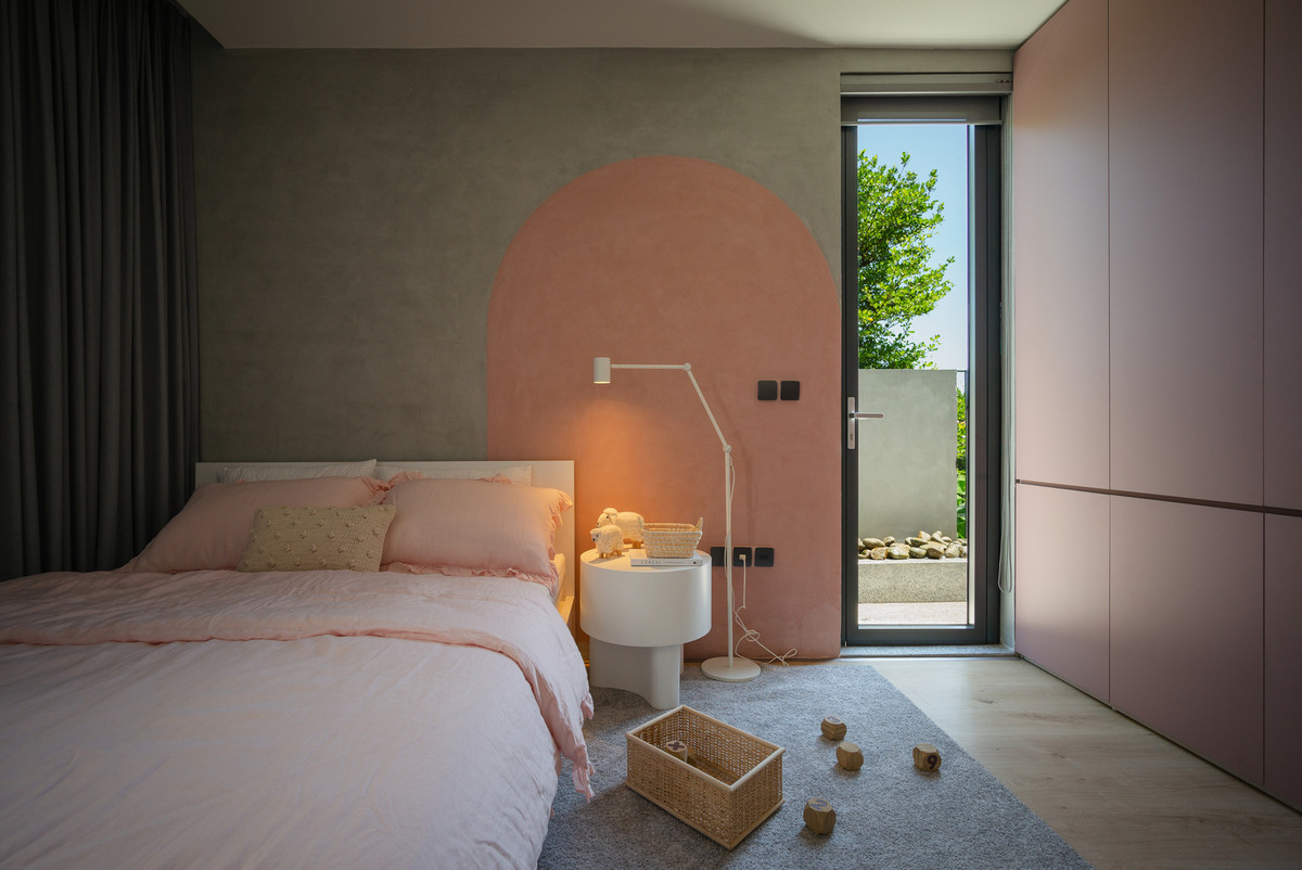 Phòng ngủ đón ánh nắng tự nhiên. Nguồn ảnh: Quang Trần