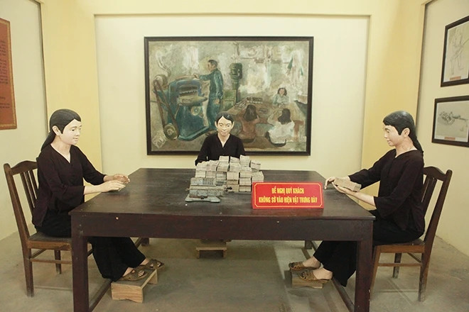 Công nhân làm việc trong nhà máy in tiền Chi Nê chủ yếu từ 4 giờ chiều đến 3 giờ sáng hôm sau. Ảnh: Baonghean