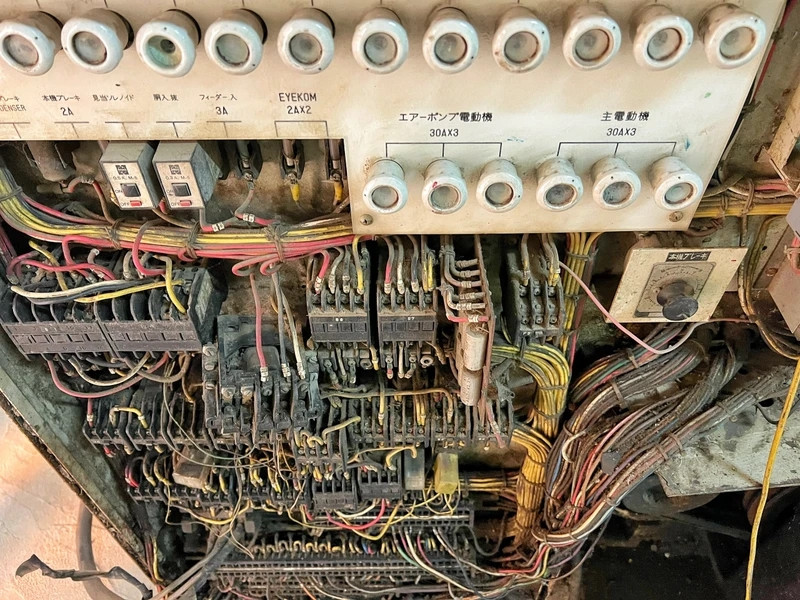 Máy có xuất xứ từ Nhật Bản với hệ thống điện chằng chịt bên trong. Ảnh: Vietnam+