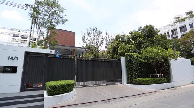 Nữ tỷ phú Thái Lan sở hữu khối tài sản đồ sộ, trong đó phải kể đến dinh thự hơn 2.000 m2 ở trung tâm Sukhumvit, Bangkok. Ảnh: Hello