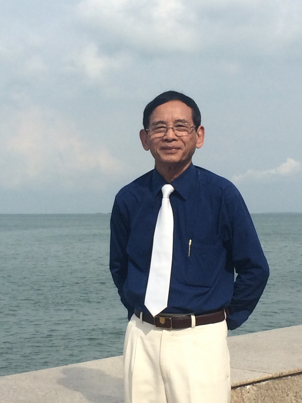 Hơn năm sau, ông có đủ tiền mua lại cái máy may đã mướn. Đồng thời, mua thêm 2 cái máy may khác rồi thuê thợ làm thêm cho mình. Ảnh: Petrotimes