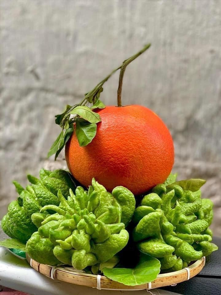 Những năm gần đây, bưởi đỏ Luận Văn được bán nhiều trên thị trường, giá dao động từ vài chục nghìn đồng/quả đến hơn triệu đồng một quả. Ảnh: Facebook