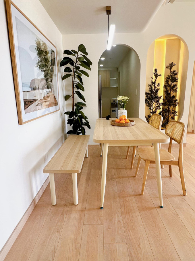 Băn nhỏ bằng gỗ xinh xắn, mộc mạc.