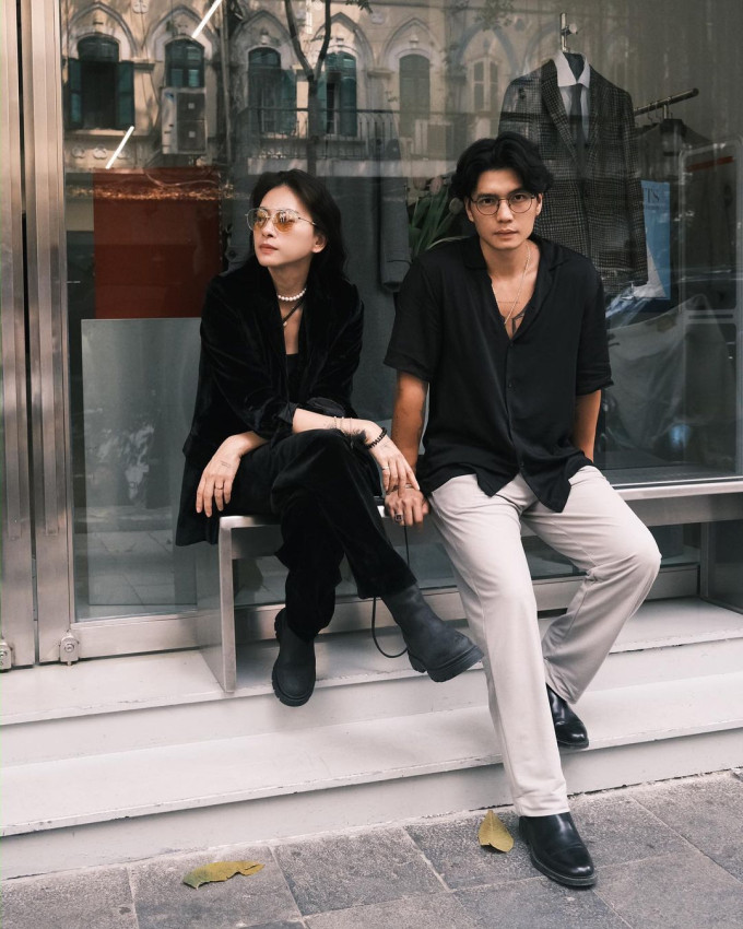 Cách đây không lâu, Ngô Thanh Vân - Huy Trần chia sẻ căn hộ mới rộng 79 m2 được thiết kế lại vô cùng đẹp mắt.