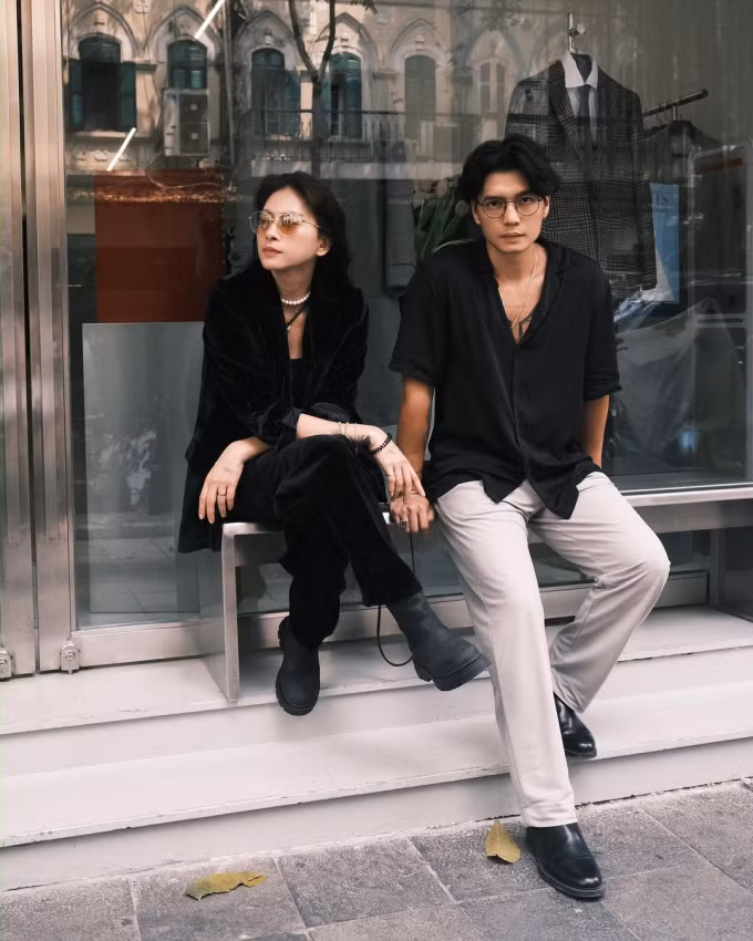 Cách đây không lâu, Ngô Thanh Vân - Huy Trần chia sẻ căn hộ mới rộng 79 m2 được thiết kế lại vô cùng đẹp mắt.