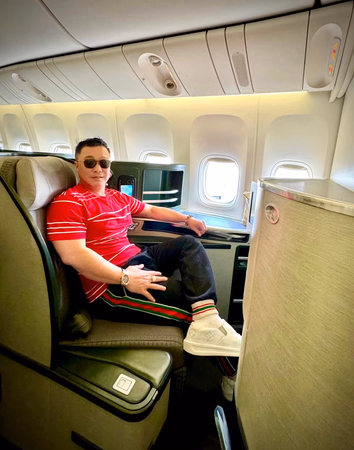 Mới đây, nam tài tử chia sẻ chuyến du lịch mùa đông tại nước Mỹ. Ảnh: FBNV