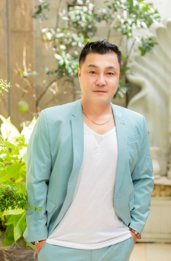 Hiện tại, Lý Hùng hạn chế đóng phim. Thay vào đó, anh tập trung kinh doanh, sản xuất phim ảnh, bỏ không ít vốn vào lĩnh vực bất động sản. Ảnh: Phunuvagiadinh