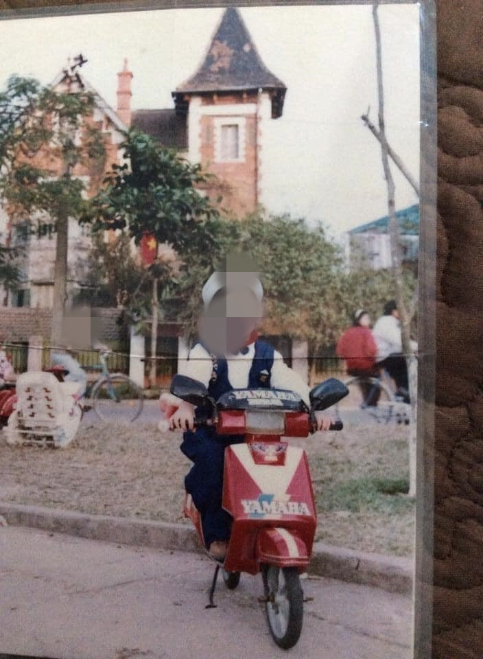 Bức ảnh hiếm hoi về căn biệt thự cổ cách đây vài chục năm. Ảnh: Facebook