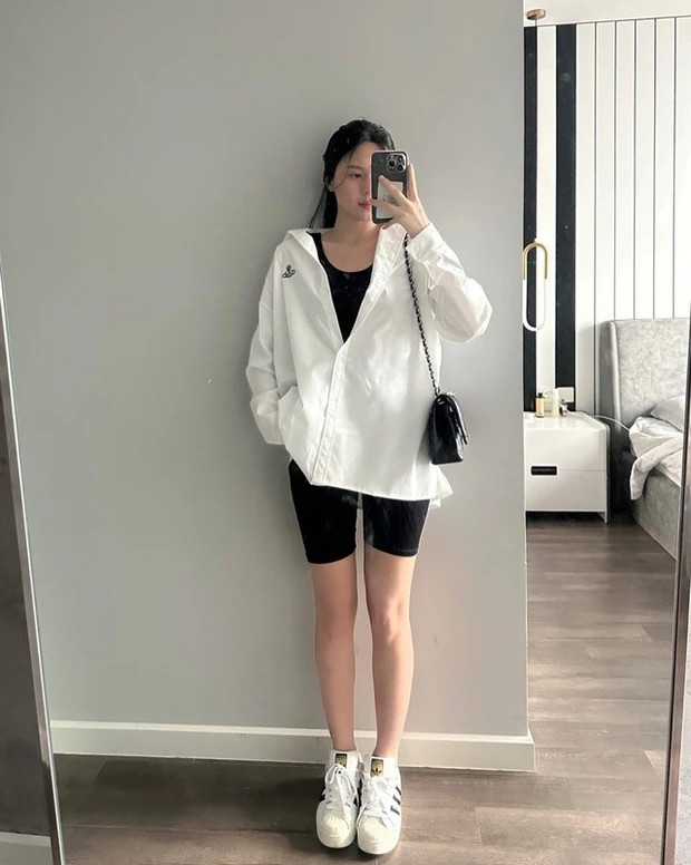 Một góc phòng ngủ của vợ chồng Thành Chung. Ảnh: FBNV