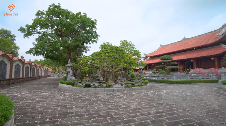 Gần 20 năm trôi qua nhưng căn biệt phủ vẫn giữ nguyên nét đẹp vượt thời gian.