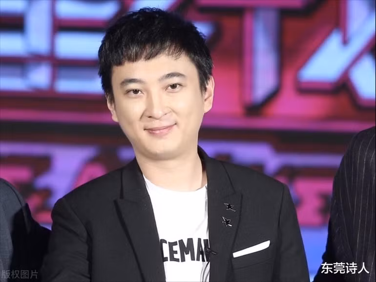 Vương Tư Thông đành phải về nhà nhờ sự trợ giúp của mẹ để có thể trả hết nợ, bất chấp trước đó từng tuyên bố không muốn dựa dẫm vào gia đình. Ảnh: Baidu