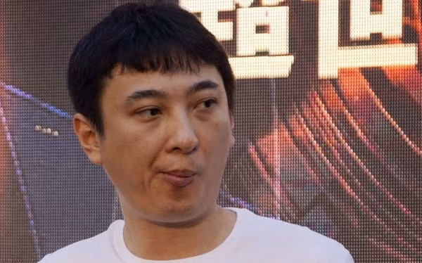 Đường đường là một thiếu gia từng tiêu tiền không phải nghĩ, Vương Tư Thông bị tòa án Bắc Kinh niêm phong tài sản, cấm giao dịch, mua sắm xa xỉ. Ảnh: Sohu