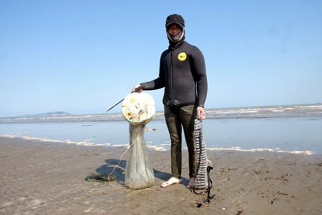 Giá rum biển tăng cao do số lượng khan hiếm, việc đánh bắt chủ yếu dựa vào thủ công và kinh nghiệm của người thợ lặn. Ảnh: Người đưa tin