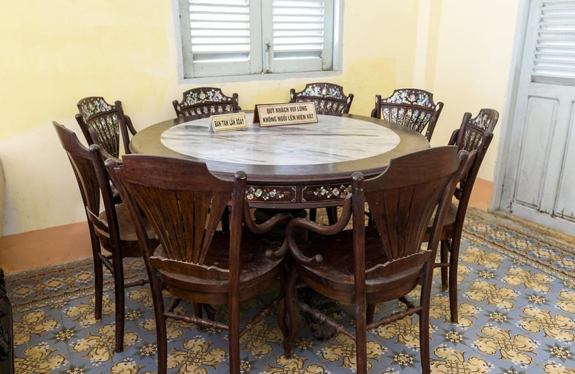 Bàn xoay “Tam lân”. Ảnh: Sưu tầm