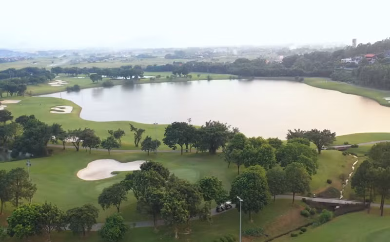 Từ căn biệt thự có thể ngắm toàn cảnh sân golf Tâm Đảo.