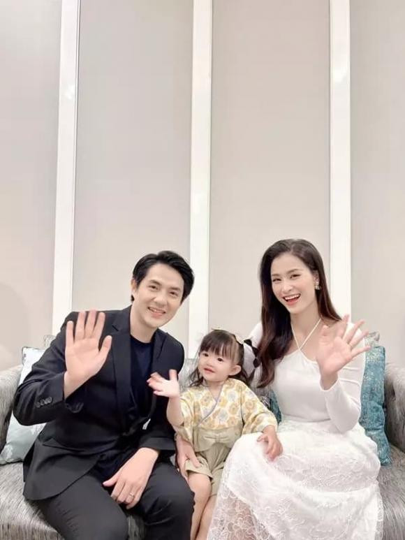 Sau khi về chung nhà, Đông Nhi - Ông Cao Thắng chọn một căn biệt thự siêu đắt đỏ làm nơi xây tổ ấm.