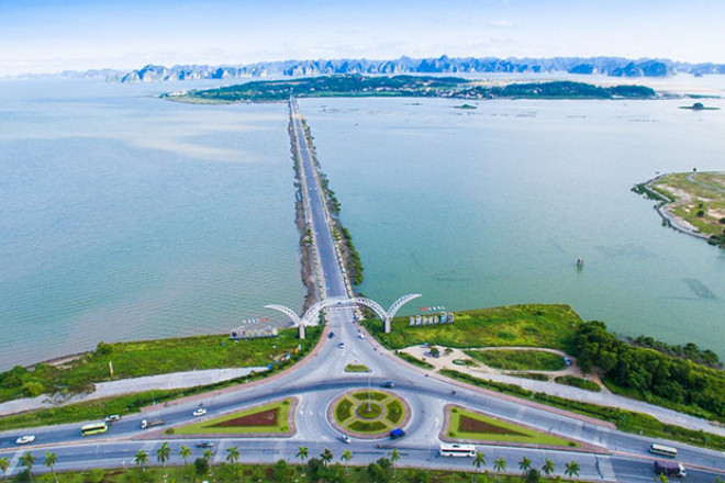 Vị đại gia đã chi tiền xây dựng con đường vượt biển nối đảo Tuần Châu với đất liền Hạ Long. Ảnh: Internet