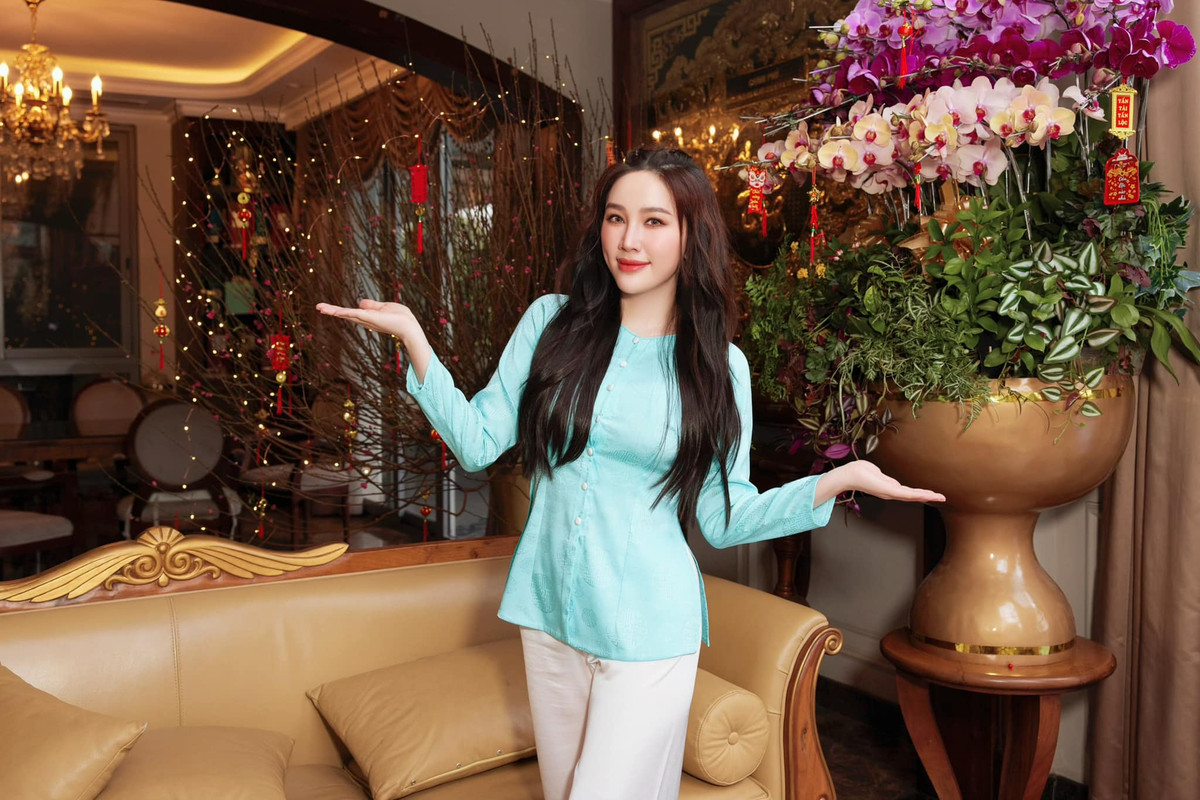 Bảo Thy thường xuyên đăng tải hình ảnh check-in trong căn biệt thự triệu đô.