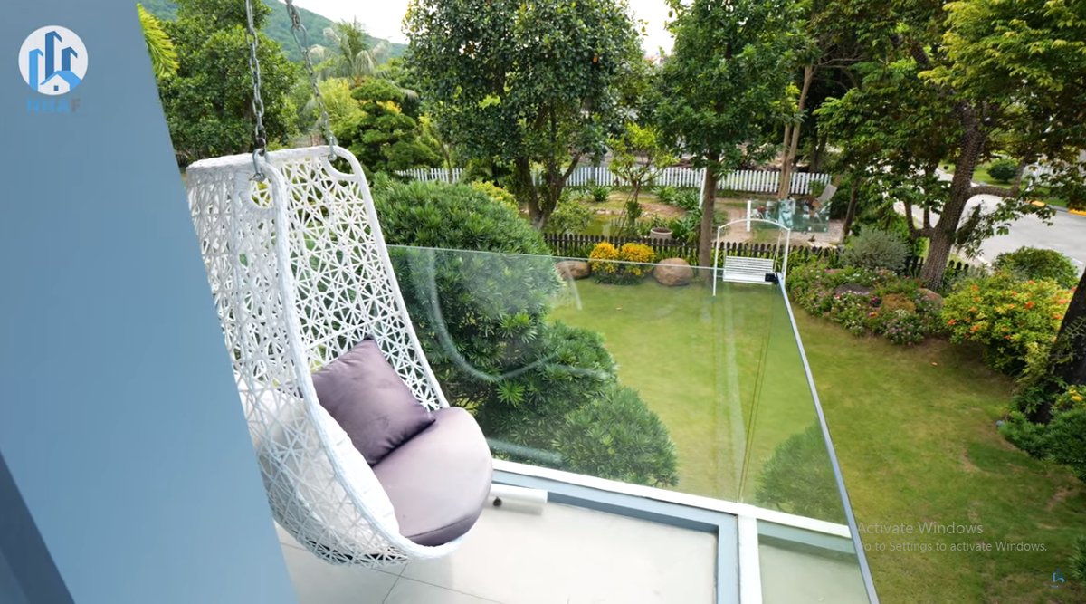 Căn biệt thự được ví như khu resort mini tại gia. Nguồn ảnh; chụp màn hình NhaF