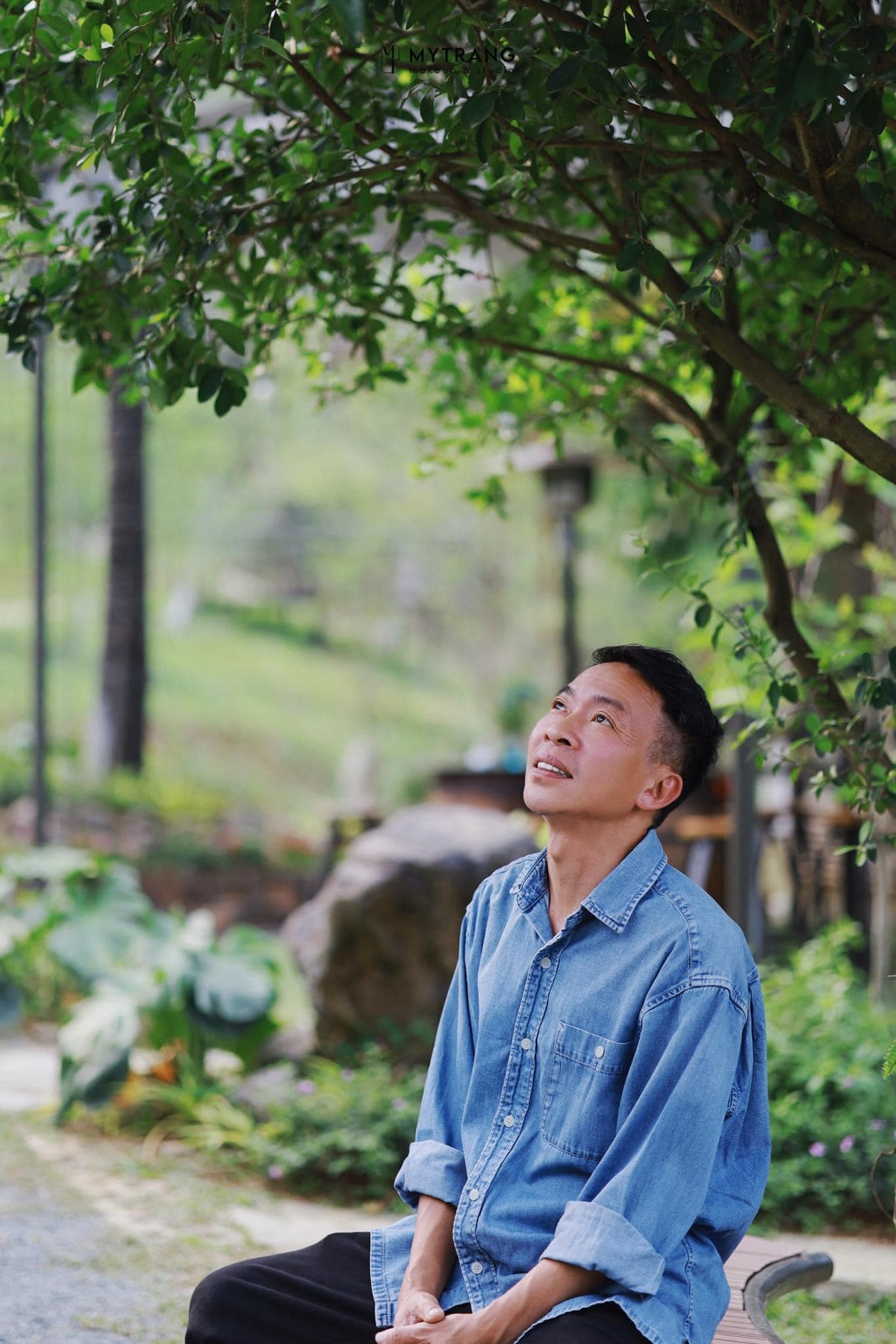 Nam nghệ sĩ từng cho biết, anh rất yêu thiên nhiên và sự dân dã nên đã chọn ngoại thành để sinh sống từ nhiều năm nay. Anh tin rằng ai cũng sẽ có cảm giác bình yên, được sống hòa mình vào thiên nhiên khi đến đây. Nguồn ảnh: FBNV