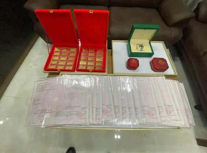 Nhiều cô gái thậm chí còn “thành tâm xin vía” trong ngày lấy chồng nhận được nhiều vàng cưới và sổ đỏ như vậy. Ảnh; Dân trí