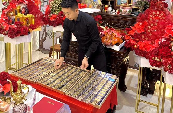 Đầu năm nay, cư dân mạng chia sẻ hình ảnh về quà cưới giá trị khủng của một cặp đôi ở Bình Dương... Ảnh: Dân trí