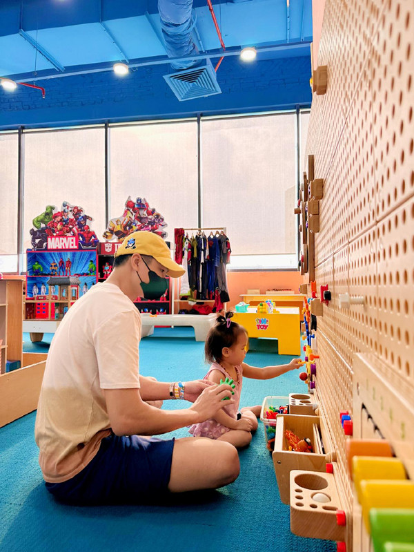 Ngoài ra, chồng Bảo Thanh còn giúp vợ công việc nhà, chăm sóc và chơi đùa cùng con nhỏ. Đó là điều khiến Bảo Thanh vững tâm hơn trong công việc.