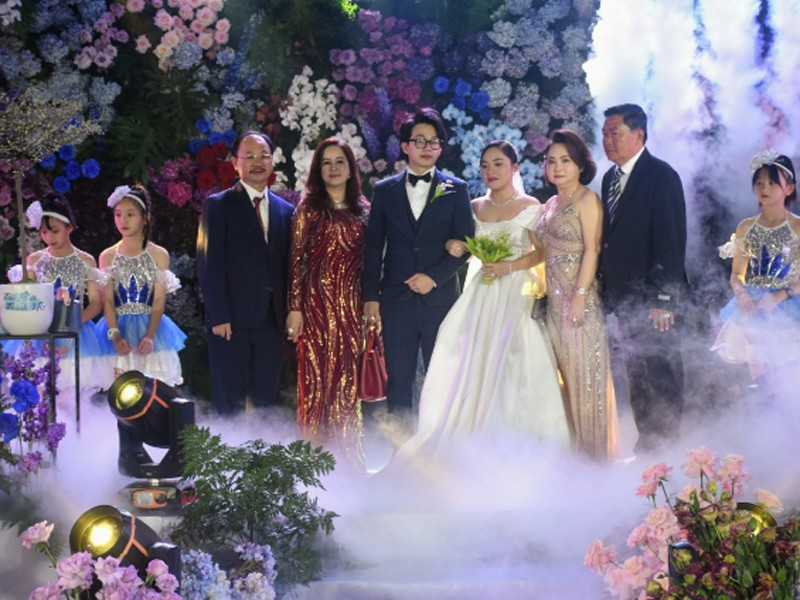 Năm 2021, Thanh Nhi về nước phụ giúp mẹ quản lý công ty. Ảnh: Nguoiduatin