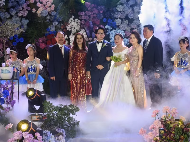 Năm 2021, Thanh Nhi về nước phụ giúp mẹ quản lý công ty. Ảnh: Nguoiduatin