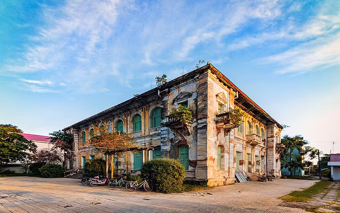 Công trình gây ấn tượng bởi thiết kế mang phong cách cổ điển. Ảnh: phnhan